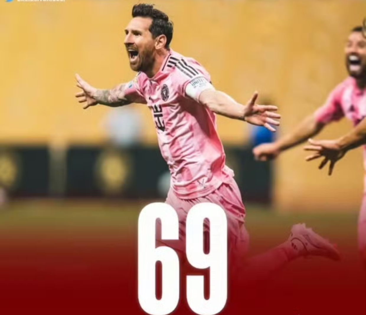 雷速赛事直播app-裁判判罚惹争议，梅西怒摔队长袖标离场！！