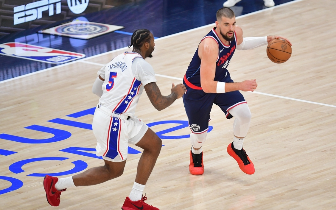 76人绝杀广州队,哈登扛起全队 76人绝杀广州队,哈登扛起全队