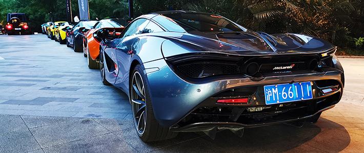 阿斯顿马丁鏖战迈凯伦,塞恩斯统治全场 阿斯顿马丁鏖战迈凯伦,塞恩斯统治全场