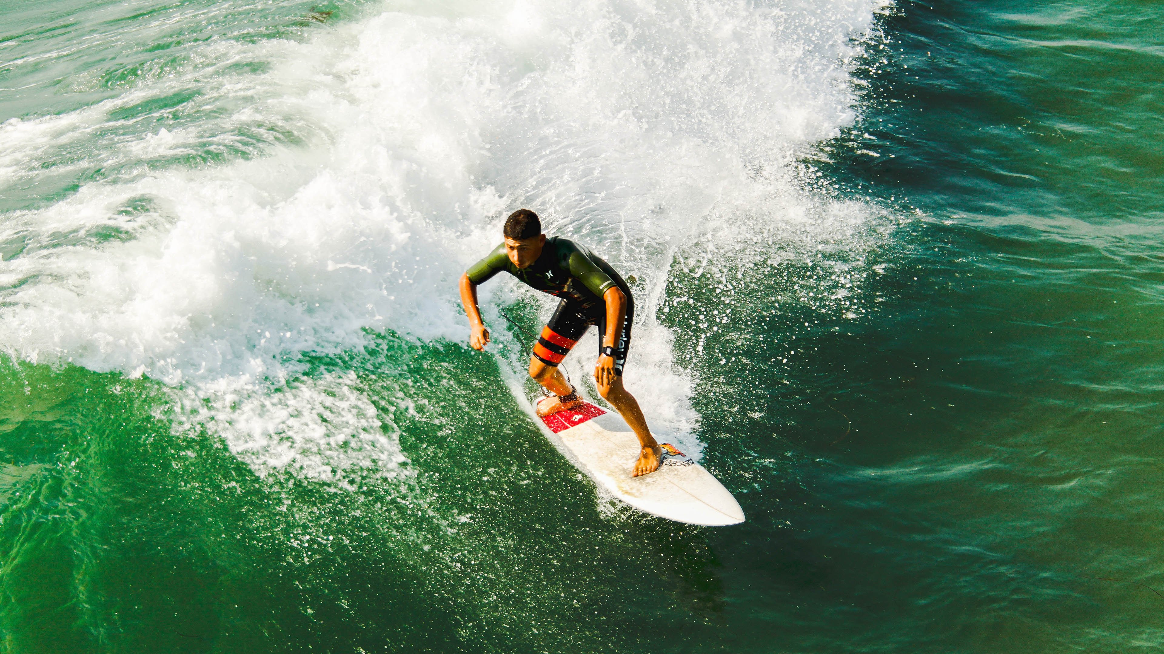 北非雄狮的逆袭，萨内末节封神，阿尔及利亚力克南美劲旅哥伦比亚